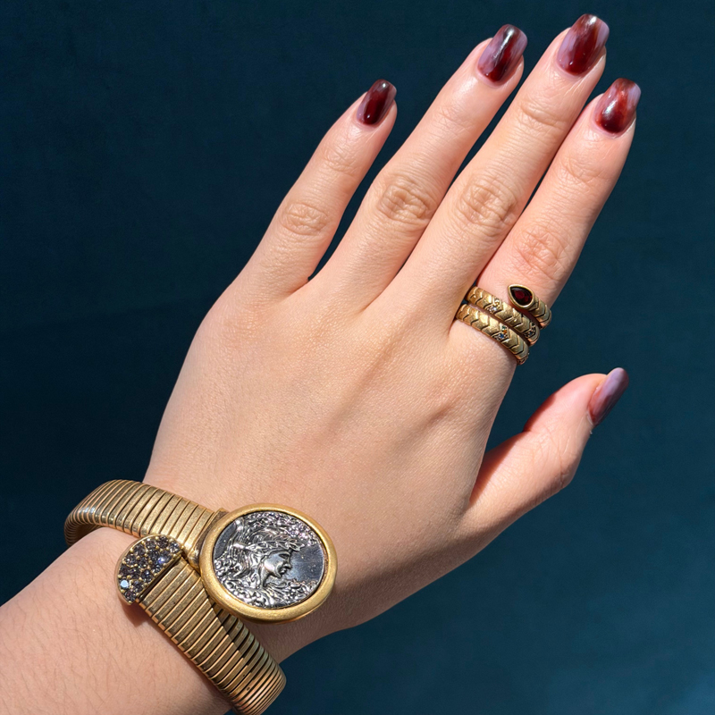 Vintage Gold Color Retro Coin  - Vintage Collectible Coins บทวิจารณ์และราคา