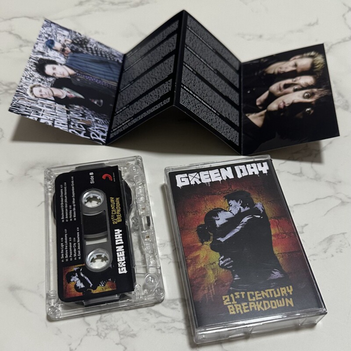 Green Day 21st Century Breakdo - Vintage And Collectible บทวิจารณ์และราคา