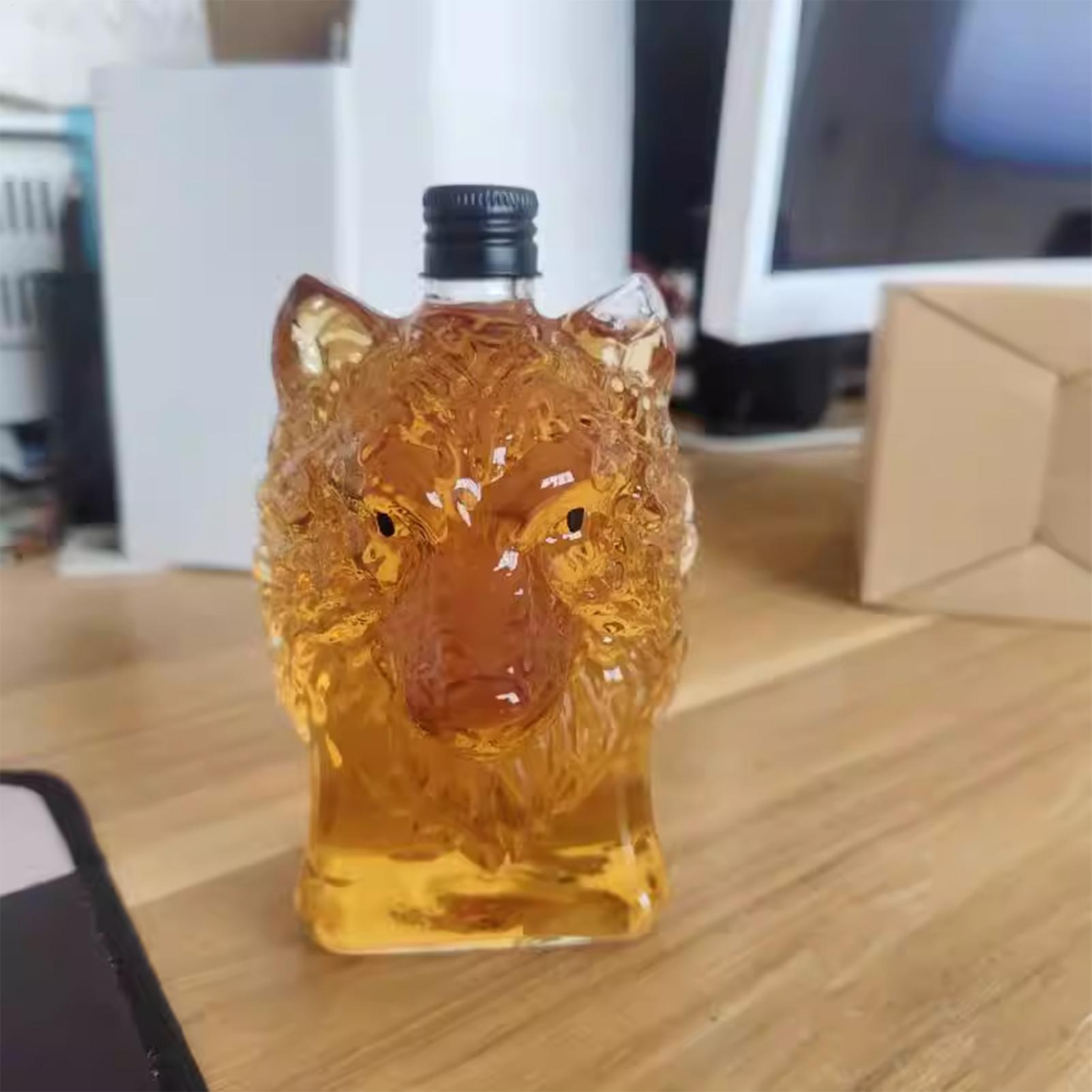 Whiskey Bottle Wolf Shape Wine - Vintage Collectible Glass บทวิจารณ์และราคา