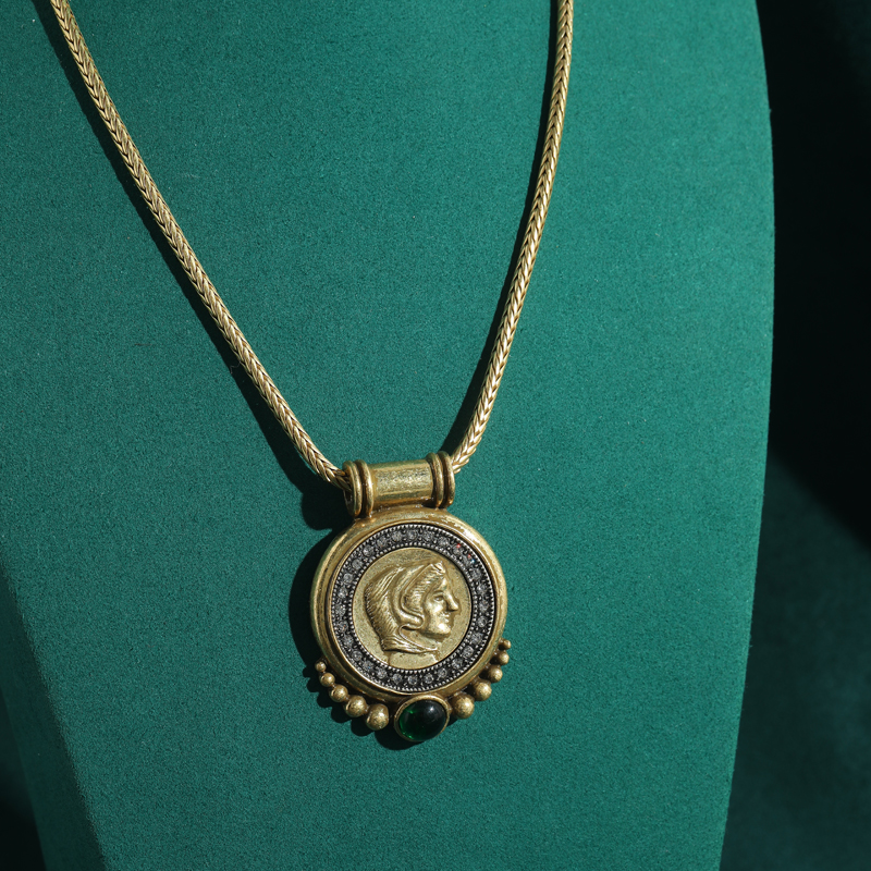 Head Ancient Coin Pendant Chok - Vintage Collectible Coins บทวิจารณ์และราคา