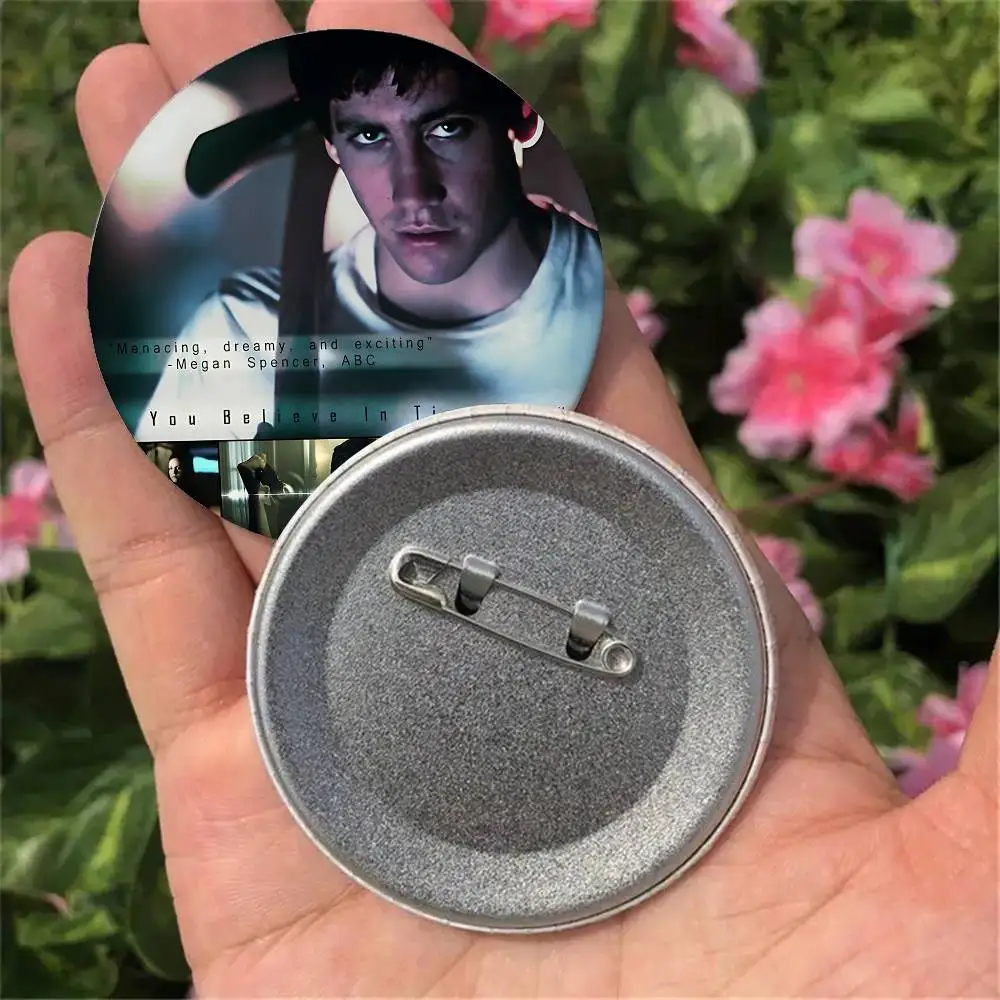 Movie Donnie Darko Vintage Ani - Collectible Vintage Brooches บทวิจารณ์และราคา