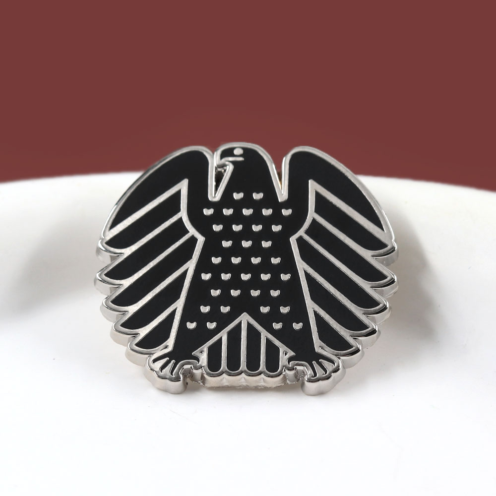 German Federal Black Hawk Broo - Collectible Vintage Brooches บทวิจารณ์และราคา