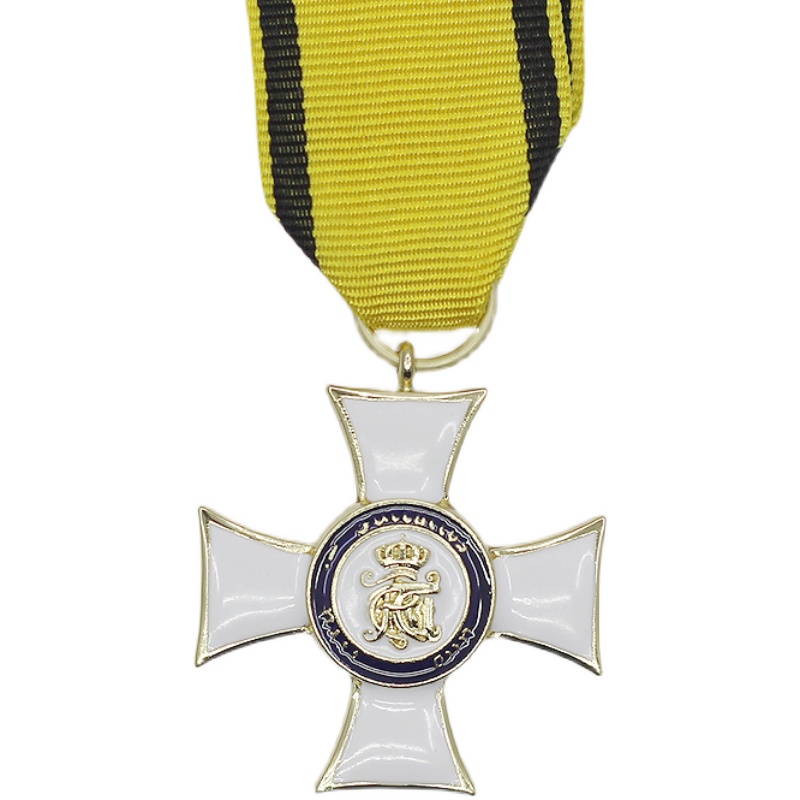 Classic Cross Medal Replica Co - Collectible Vintage Brooches บทวิจารณ์และราคา