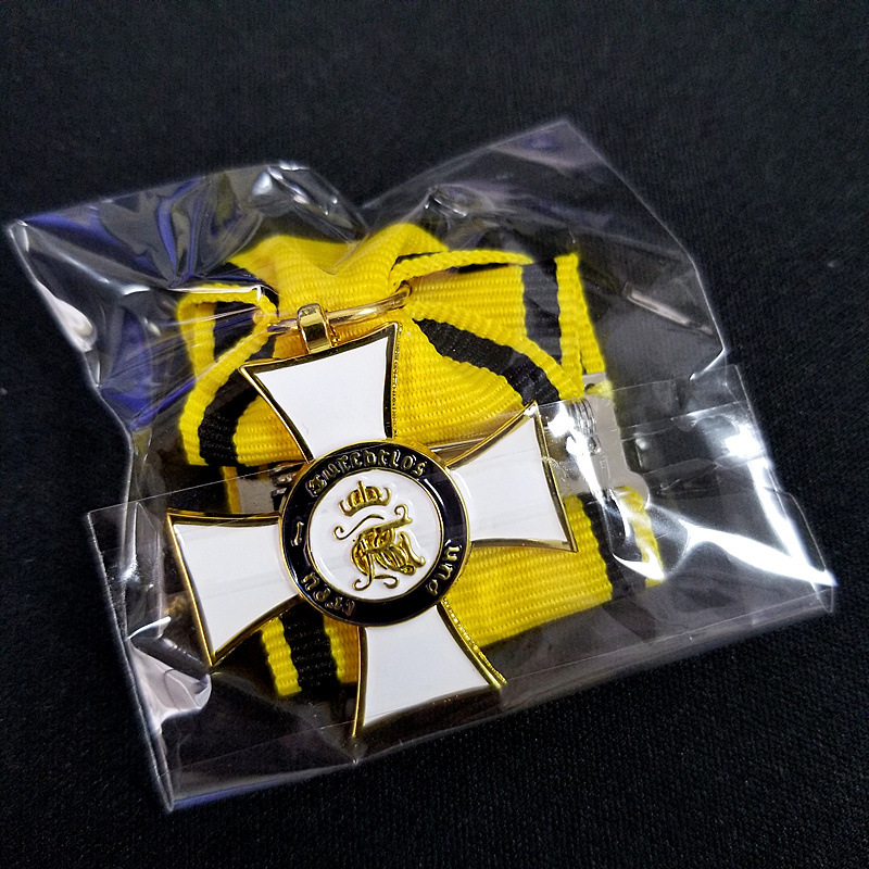 Classic Cross Medal Replica Co - Collectible Vintage Brooches บทวิจารณ์และราคา