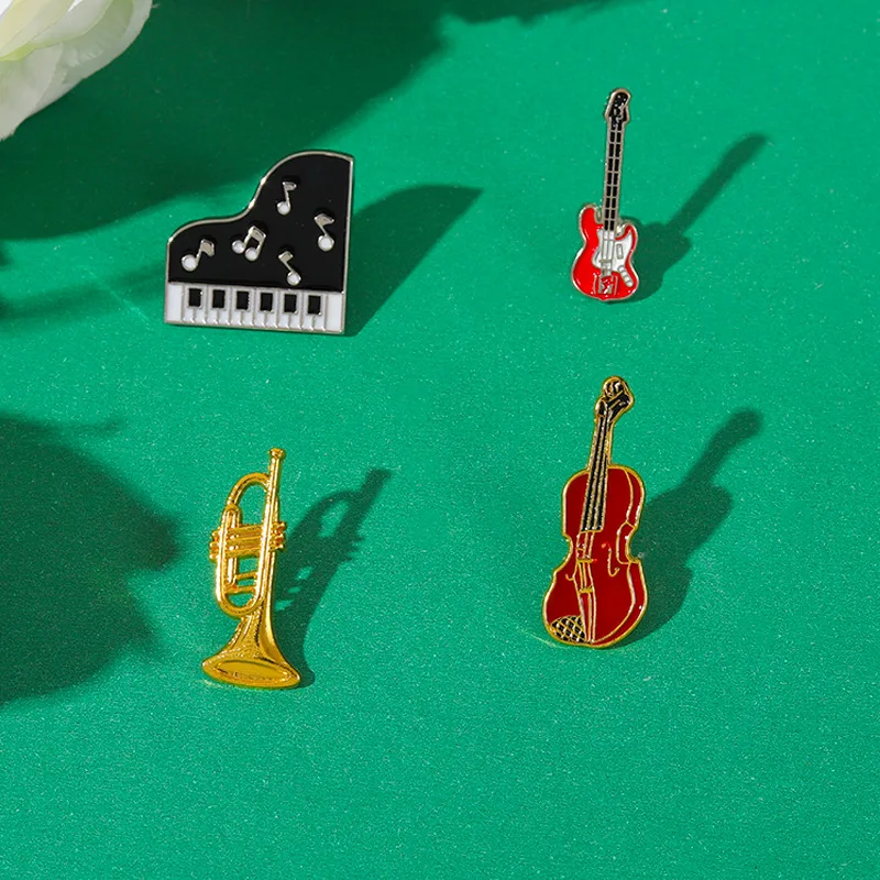 Musical Instrument Enamel Lape - Collectible Vintage Brooches บทวิจารณ์และราคา
